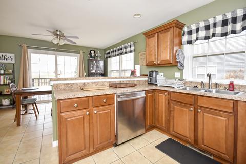826 Stonebridge Dr, Metamora, IL 61548 photo 18