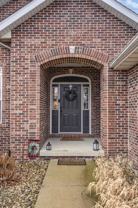 826 Stonebridge Dr, Metamora, IL 61548 photo 4
