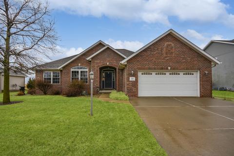 826 Stonebridge Dr, Metamora, IL 61548 photo 3