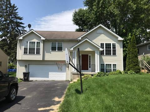 5309 Thelen Ave, Mchenry, IL 60051 photo 2