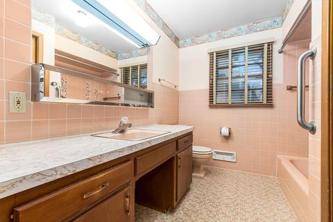 612 E 2nd St, Lockport, IL 60441 photo 11