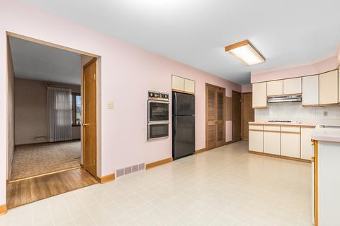612 E 2nd St, Lockport, IL 60441 photo 17