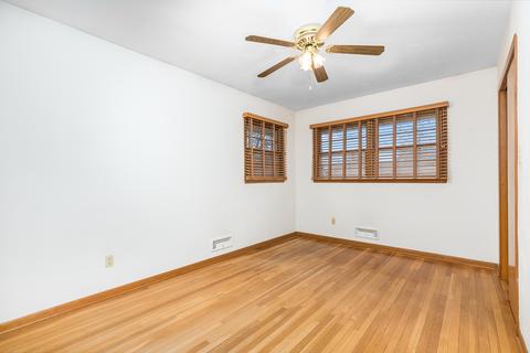 612 E 2nd St, Lockport, IL 60441 photo 7