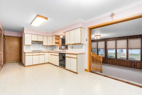 612 E 2nd St, Lockport, IL 60441 photo 8