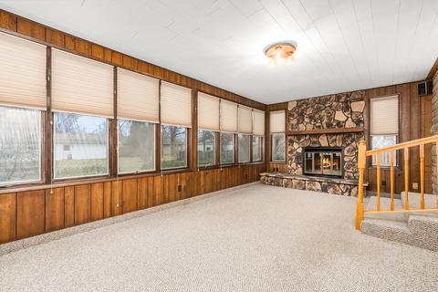 612 E 2nd St, Lockport, IL 60441 photo 5