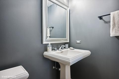 21 E Huron St #3901, Chicago, IL 60611 photo 10