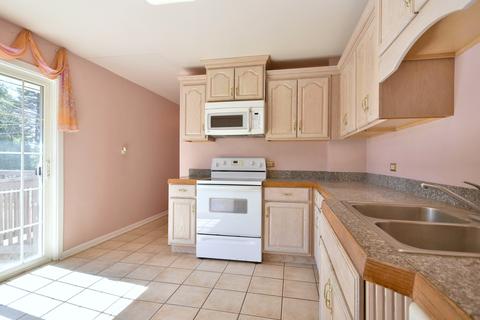 353 Meadow Ct, Willowbrook, IL 60527 photo 8