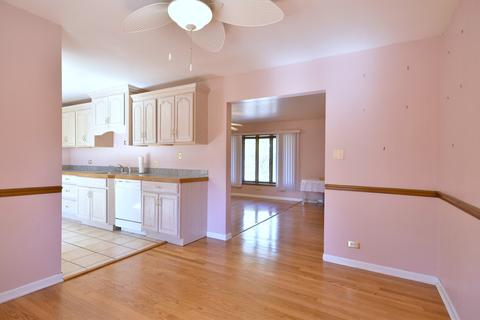 353 Meadow Ct, Willowbrook, IL 60527 photo 7