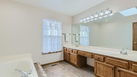 1863 Aronomink Cir, Elgin, IL 60123 photo 14