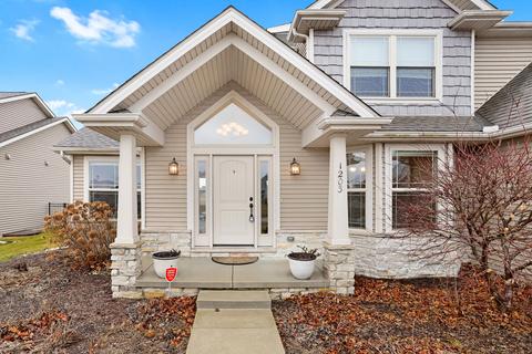 1203 Declaration Dr, Savoy, IL 61874 photo 2