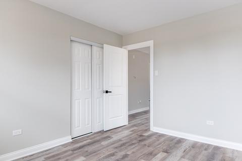7653 S Roberts Rd, Bridgeview, IL 60455 photo 17