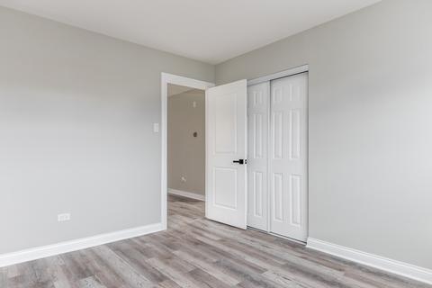 7653 S Roberts Rd, Bridgeview, IL 60455 photo 10