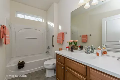 2856 Edgewater Dr, Elgin, IL 60124 photo 20