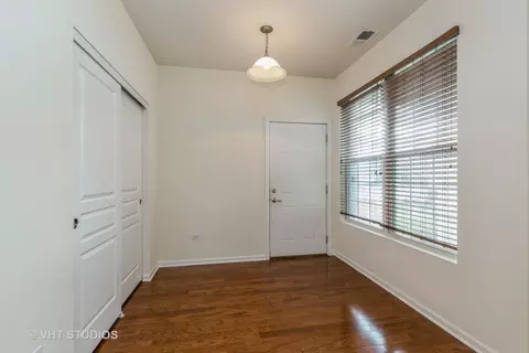 2856 Edgewater Dr, Elgin, IL 60124 photo 5