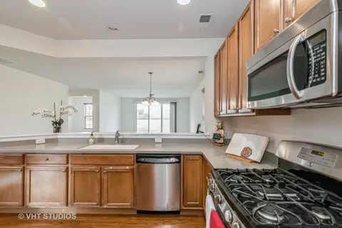2856 Edgewater Dr, Elgin, IL 60124 photo 8