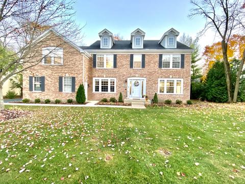 110 S Oakleaf Rd, Algonquin, IL 60102 photo 1