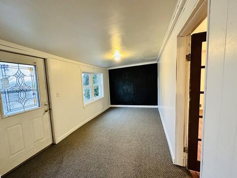 289 E Jackson St, Seneca, IL 61360 photo 4