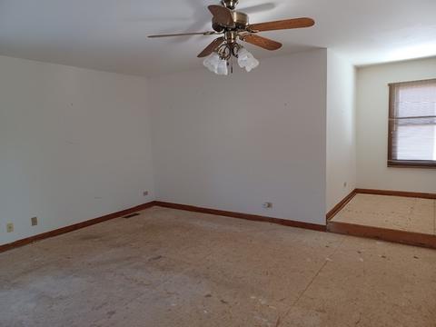 2205 Jordan Ln, Elgin, IL 60123 photo 10