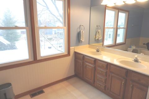 2205 Jordan Ln, Elgin, IL 60123 photo 12