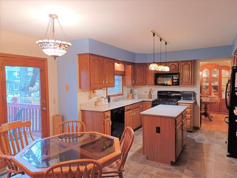 2205 Jordan Ln, Elgin, IL 60123 photo 2