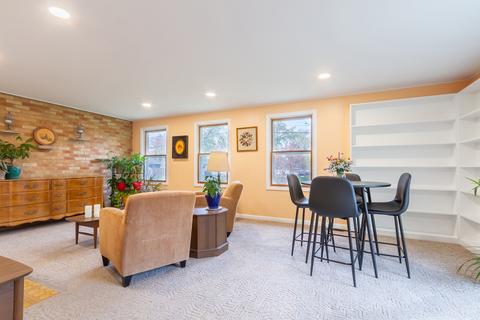 415 Morton St, Hoffman Estates, IL 60169 photo 9