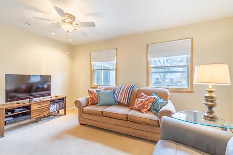 415 Morton St, Hoffman Estates, IL 60169 photo 4