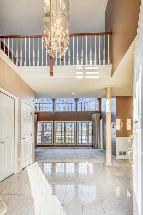 5 N Old Mill Ln, Burr Ridge, IL 60527 photo 2