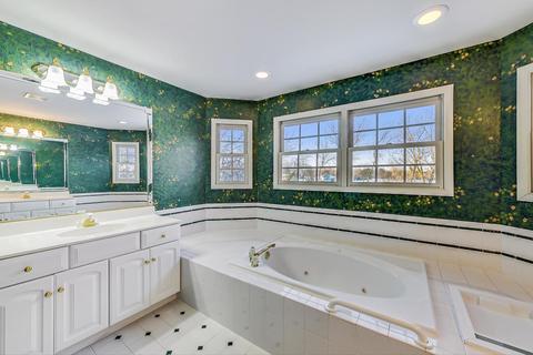 5 N Old Mill Ln, Burr Ridge, IL 60527 photo 21