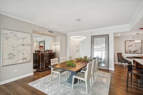 21 E Huron St #3703, Chicago, IL 60611 photo 17