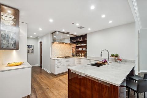 21 E Huron St #3703, Chicago, IL 60611 photo 14