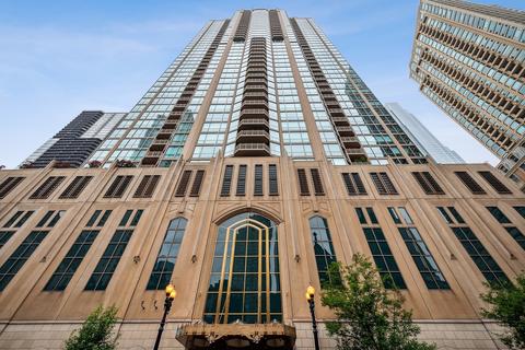 21 E Huron St #3703, Chicago, IL 60611 photo 1