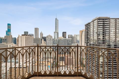 21 E Huron St #3703, Chicago, IL 60611 photo 30