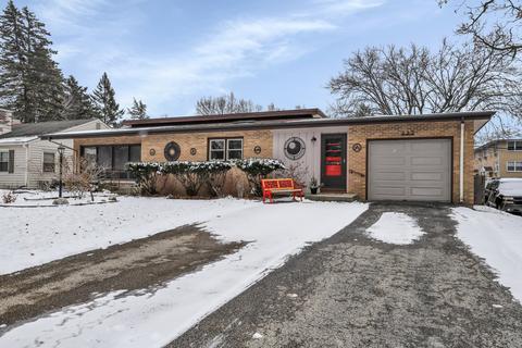 332 Rolfe Rd, Dekalb, IL 60115 photo 4
