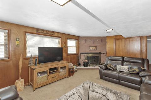 332 Rolfe Rd, Dekalb, IL 60115 photo 13