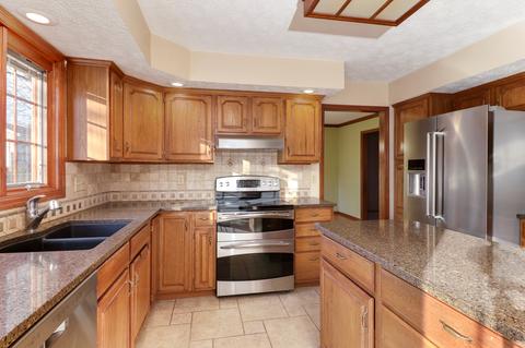 501 Wellesley Dr, Normal, IL 61761 photo 12