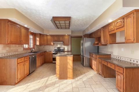 501 Wellesley Dr, Normal, IL 61761 photo 10