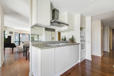 100 E Huron St #1705, Chicago, IL 60611 photo 12