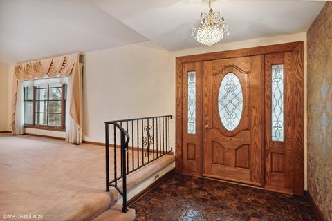 3224 Maple Leaf Dr, Glenview, IL 60026 photo 2
