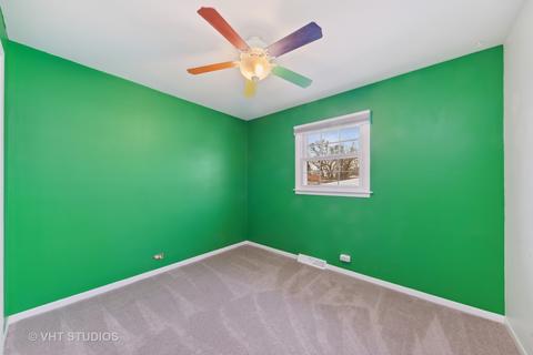 2467 Eisenhower Dr, Des Plaines, IL 60018 photo 8