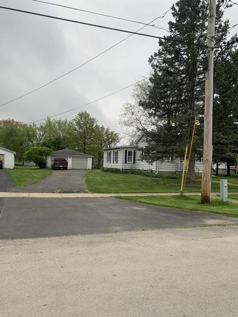 204 W Armstrong St, Seneca, IL 61360 photo 2