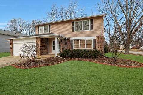 720 Concord Ct, Algonquin, IL 60102 photo 1