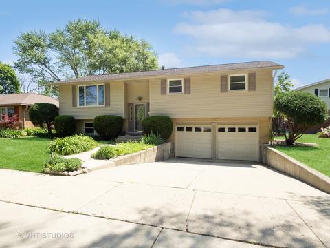 723 S Stuart Ln, Palatine, IL 60067