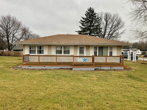 303 E School St, Le Roy, IL 61752 photo 1