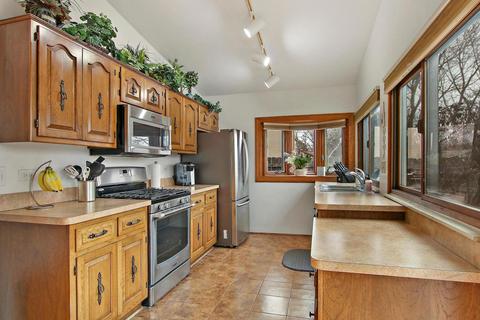 711 E Devon Ave, Roselle, IL 60172 photo 5