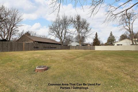 711 E Devon Ave, Roselle, IL 60172 photo 23