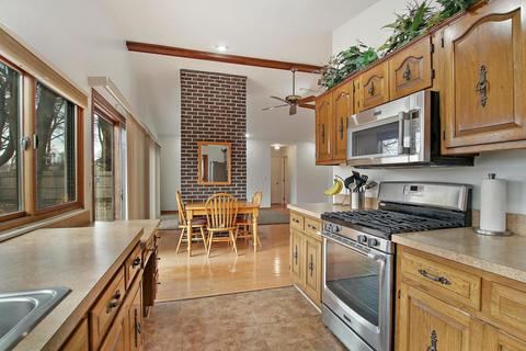 711 E Devon Ave, Roselle, IL 60172 photo 6