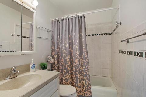 711 E Devon Ave, Roselle, IL 60172 photo 14