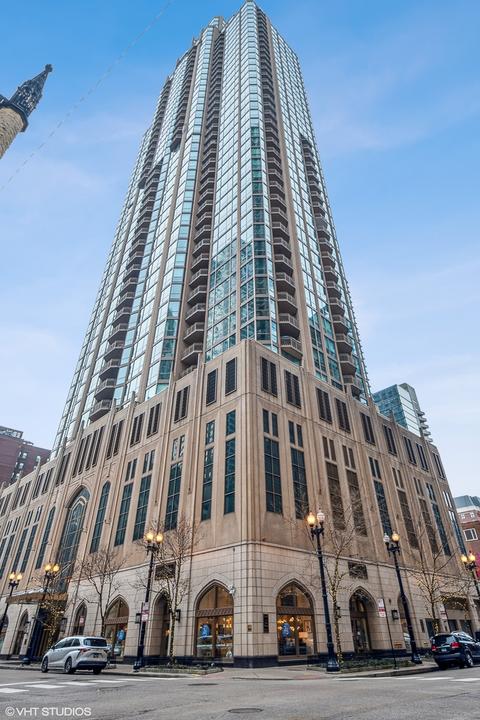 21 E Huron St #1402, Chicago, IL 60611 photo 1