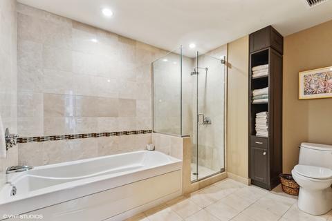 21 E Huron St #1402, Chicago, IL 60611 photo 17