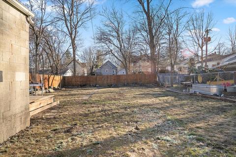 913 E Chestnut St, Bloomington, IL 61701 photo 26